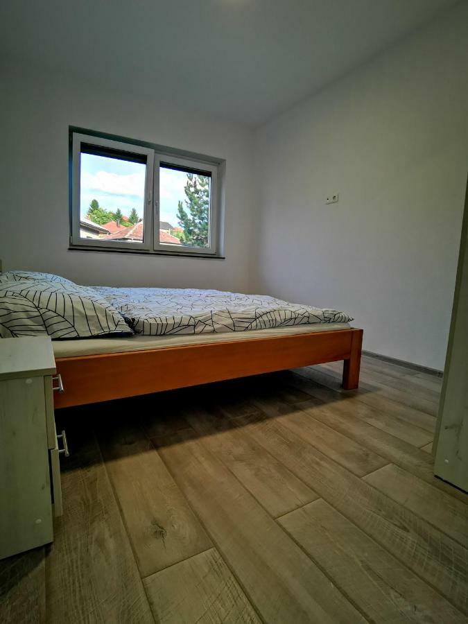 Apartmani Anamaria 亚伊采 外观 照片