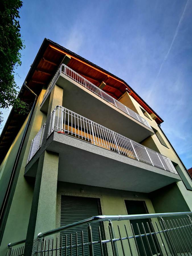 Apartmani Anamaria 亚伊采 外观 照片